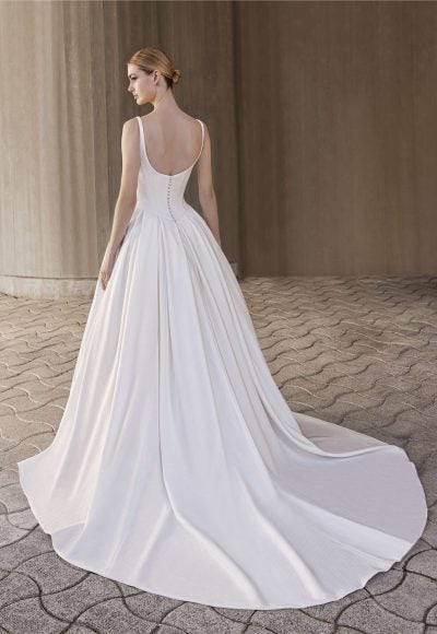 Scoop-Neck Textured Ball Gown With Pockets And Buttons by Pronovias - Image 2