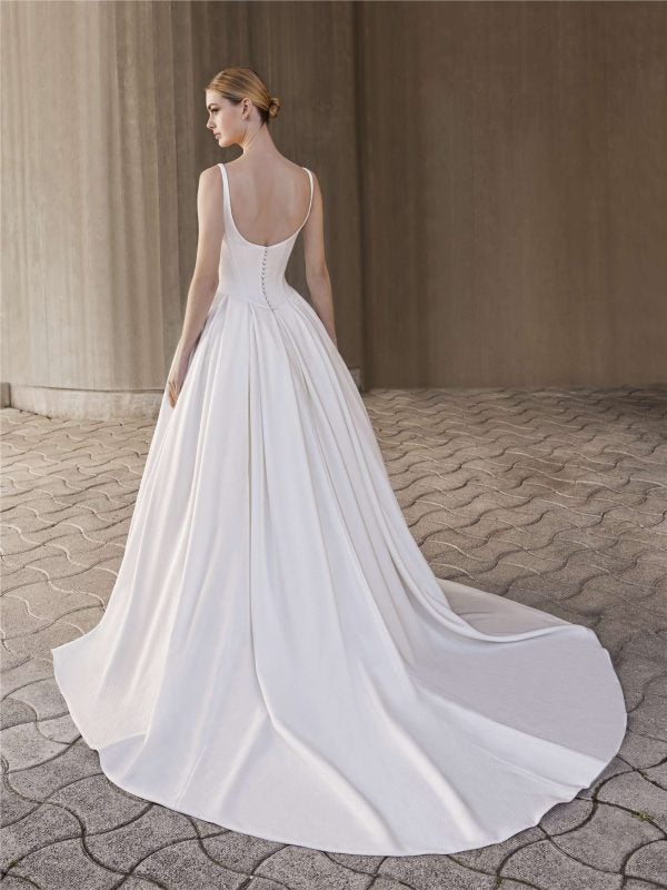 Scoop-Neck Textured Ball Gown With Pockets And Buttons by Pronovias - Image 2