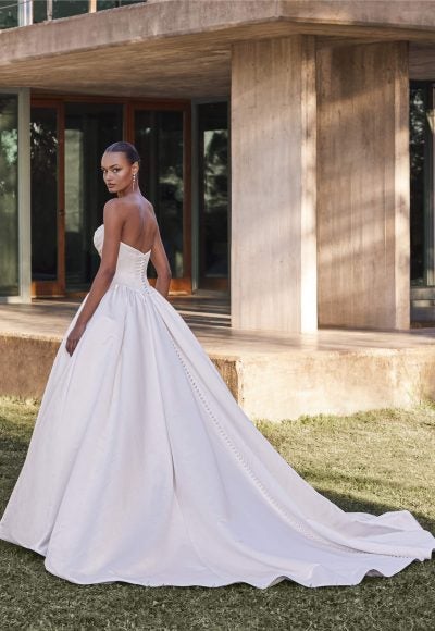 Dramatic And Regal Silk Ball Gown With Buttons by Pronovias - Image 2