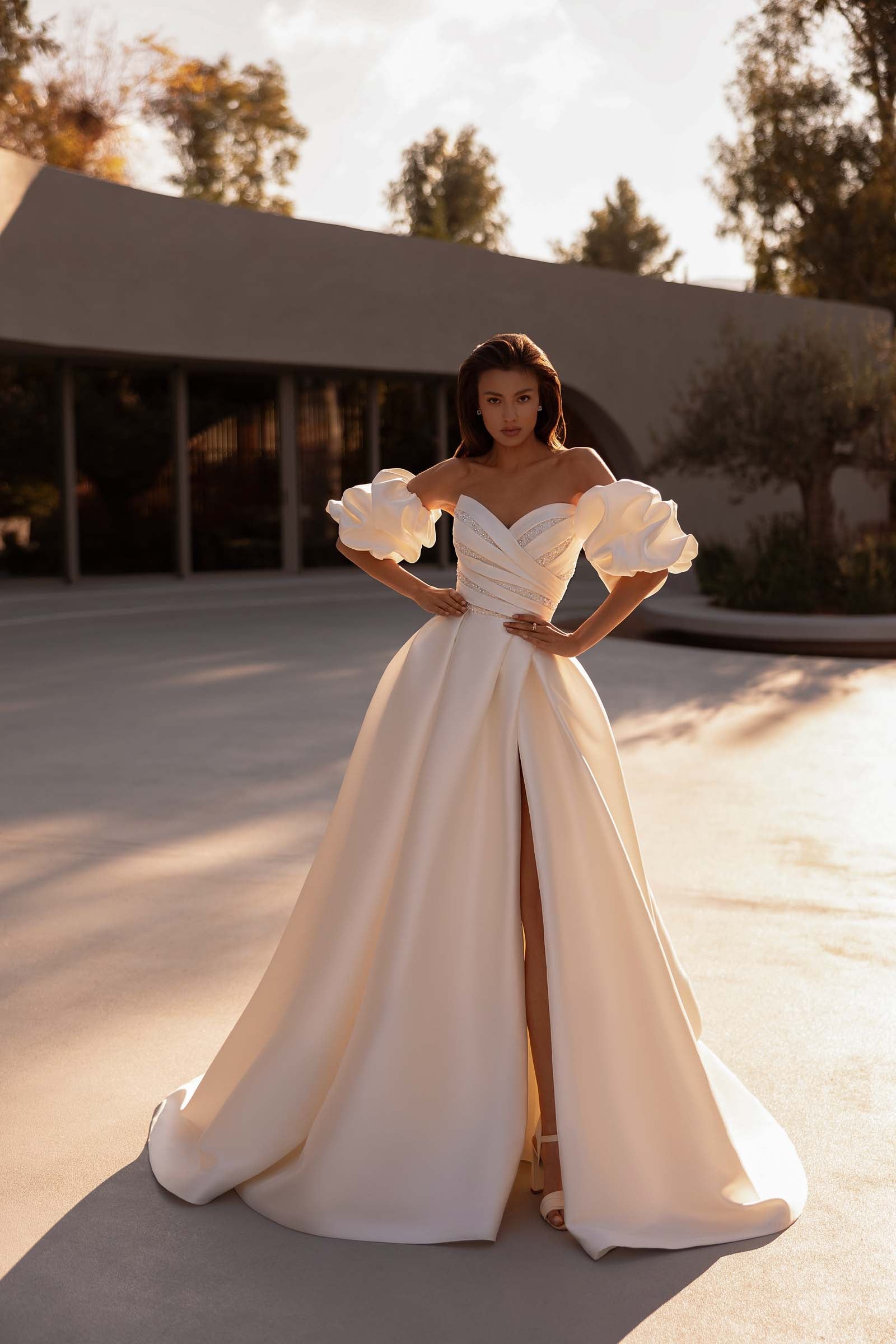 Plus-Size Dramatic Silk Ball Gown With Slit And Detachable Puff