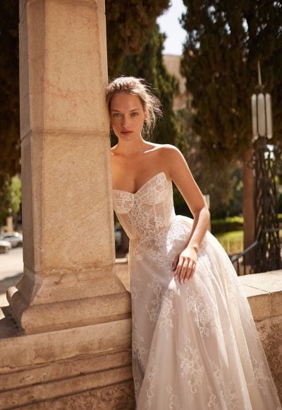 Romantic Lace A-Line Wedding Dress With Detachable Shawl by Arava Polak - Image 2