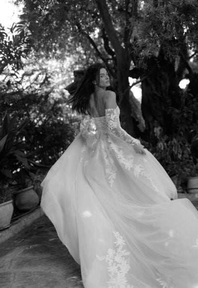 Chic And Romantic Tulle A-Line Wedding Dress With Detachable Sleeves by Arava Polak - Image 2