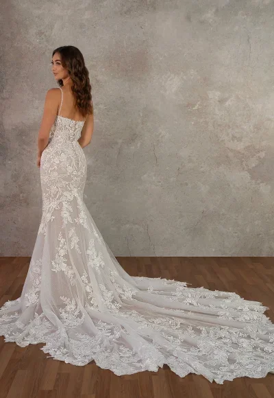 Sweetheart-Neck Floral Lace Fit-And-Flare Wedding Dress With Buttons by Essense of Australia - Image 2