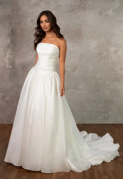 Chic And Minimalist Silk Organza Basque-Waist Ball Gown With Buttons by Essense of Australia