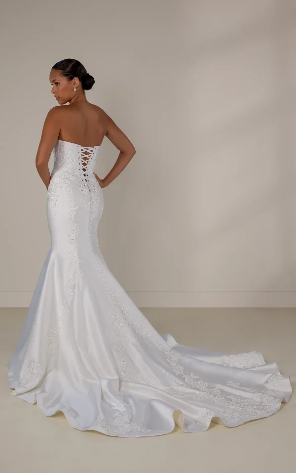 Plus-Size Regal And Dramatic Embellished Lace Silk Fit-And-Flare Wedding Dress With Overskirt by Martina Liana Luxe - Image 4