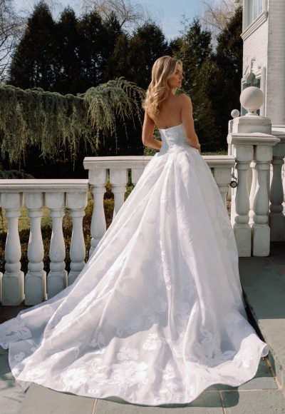 Chic And Romantic Silk Organza Ball Gown by Verdin Bridal - Image 2