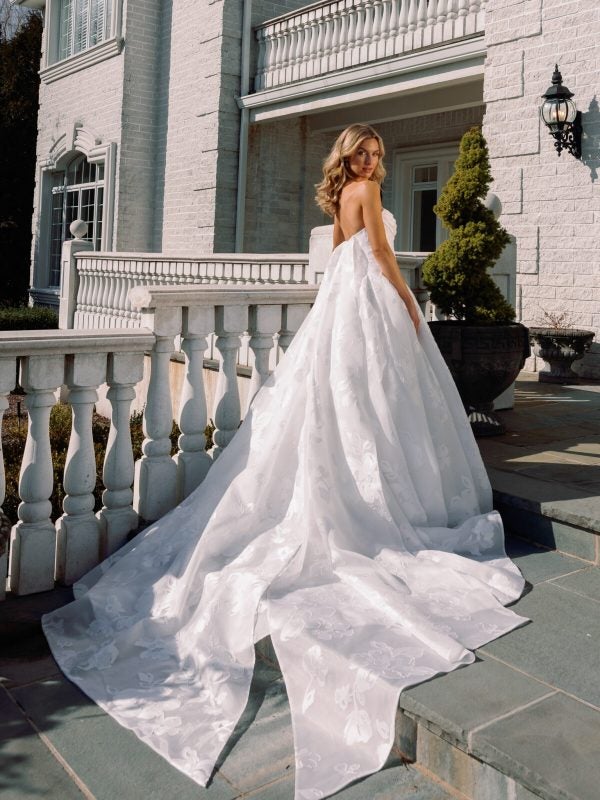 Chic And Romantic Silk Organza Ball Gown by Verdin Bridal - Image 4