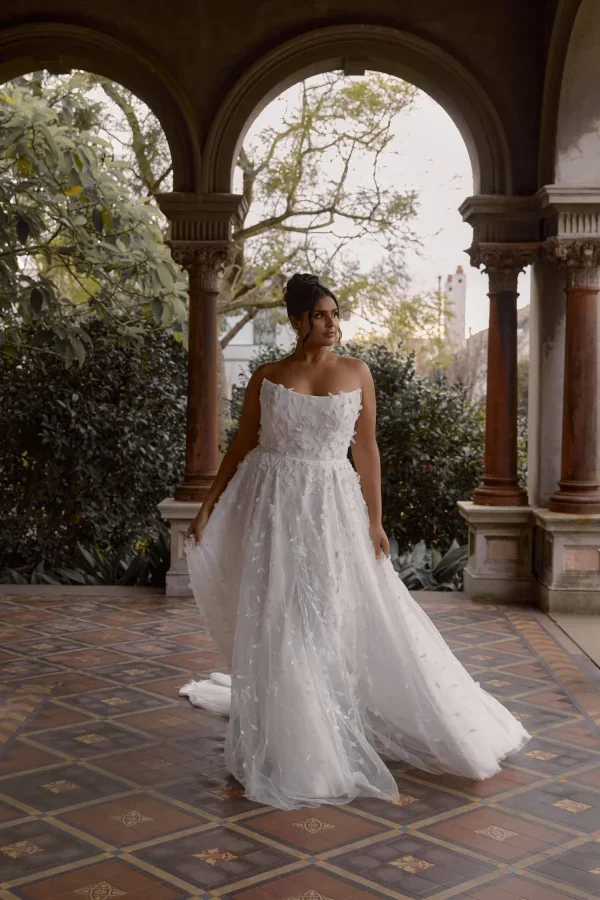 Floral Embellished A‑Line Wedding Dress by Anna Campbell - Image 1