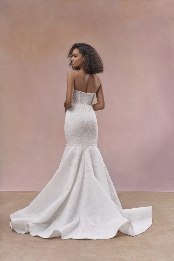 Modern Lace Mermaid Gown With Delicate Pearl Accents by Maria Farbinni - Image 3
