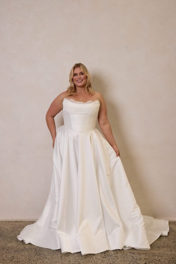 Elegant Basque Waist A-line Wedding Dress by Trish Peng - Image 1