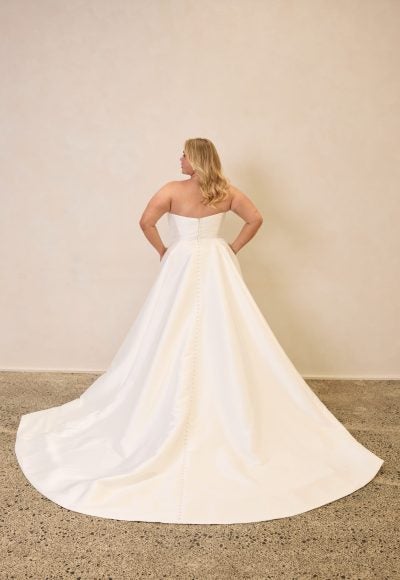 Elegant Basque Waist A-line Wedding Dress by Trish Peng - Image 2