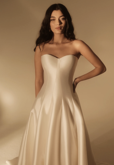 Plus-Size Modern Sweetheart A‑Line Gown With Sculpted Bodice by Enaura Bridal - Image 2